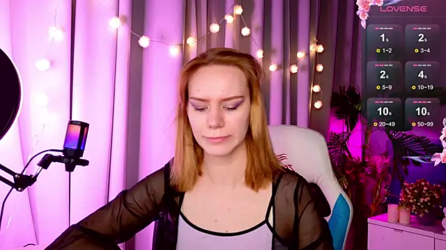 Snapshot of Ramona___ chatting on 01/14/25, 05:40 Ramona online show from 01/14/25, 05:40