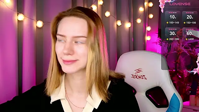 Snapshot of Ramona___ chatting on 01/20/25, 05:48 Ramona online show from 01/20/25, 05:48