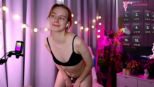 Snapshot of Ramona___ chatting on 01/27/25, 08:51 Ramona online show from 01/27/25, 08:51