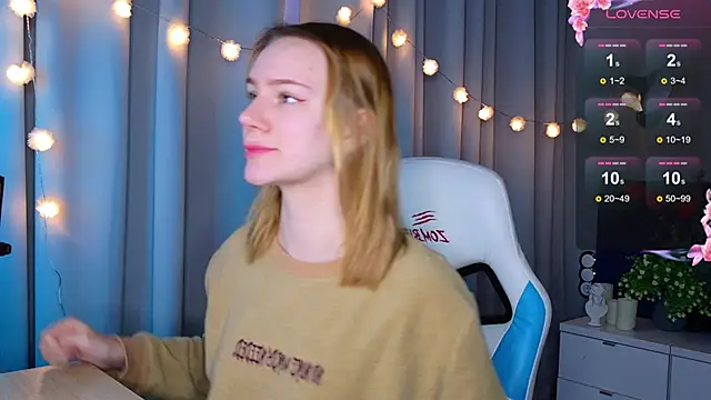 Snapshot of Ramona___ chatting on 02/05/25, 06:02 Ramona online show from 02/05/25, 06:02