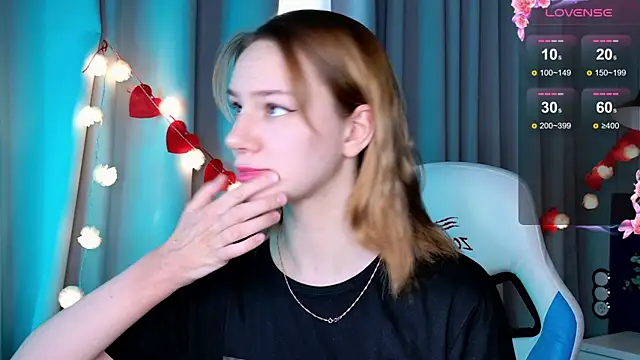 Snapshot of Ramona___ chatting on 02/17/25, 09:35 Ramona online show from 02/17/25, 09:35