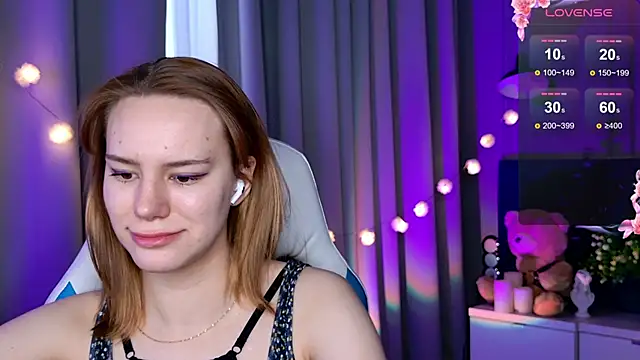 Snapshot of Ramona___ chatting on 02/20/25, 09:44 Ramona online show from 02/20/25, 09:44