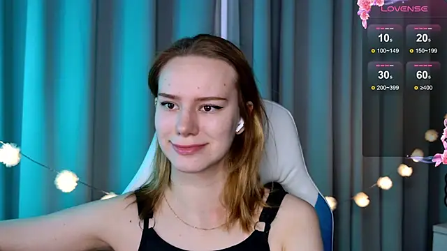 Snapshot of Ramona___ chatting on 03/04/25, 06:04 Ramona online show from 03/04/25, 06:04