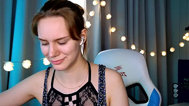 Snapshot of Ramona___ chatting on 03/07/25, 12:45 Ramona online show from 03/07/25, 12:45