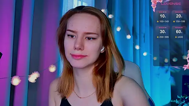 Snapshot of Ramona___ chatting on 03/18/25, 06:03 Ramona online show from 03/18/25, 06:03