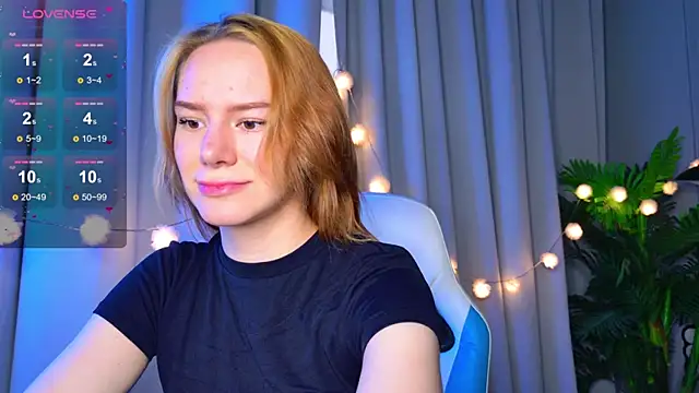 Snapshot of Ramona___ chatting on 10/11/25, 06:01 Ramona online show from 10/11/25, 06:01