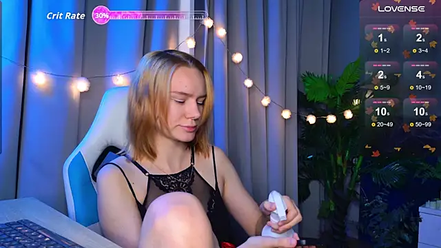 Snapshot of Ramona___ chatting on 11/10/25, 06:23 Ramona online show from 11/10/25, 06:23