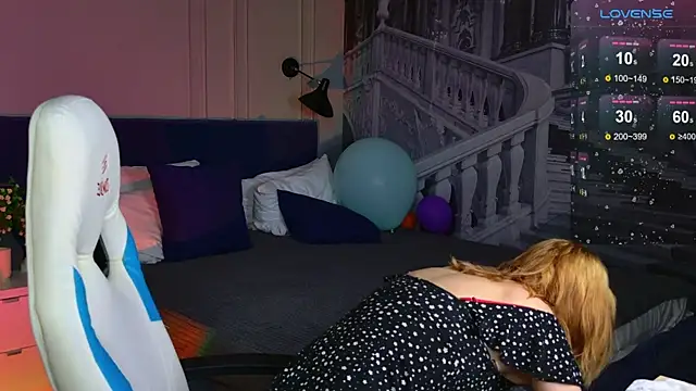 Snapshot of Ramona___ chatting on 11/29/25, 06:16 Ramona online show from 11/29/25, 06:16