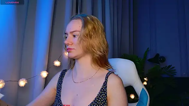 Ramona    online show from 12/23/25, 06:11