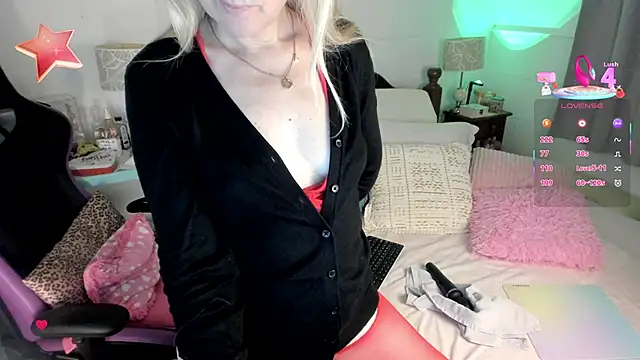 Snapshot of 1Sweetnina chatting on 04/20/26, 08:10 1Sweetnina online show from 04/20/26, 08:10