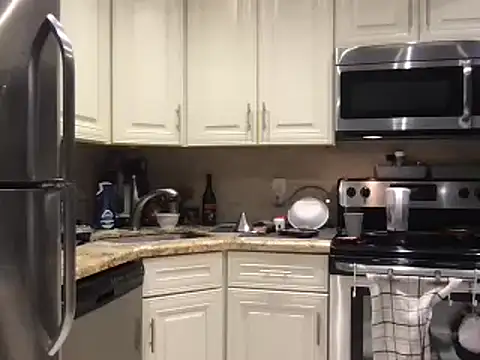 Snapshot of BigGuyMuscle chatting on 02/23/25, 07:11 BigGuyMuscle online show from 02/23/25, 07:11