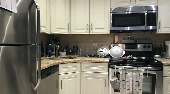 Snapshot of BigGuyMuscle chatting on 02/26/25, 04:45 BigGuyMuscle online show from 02/26/25, 04:45