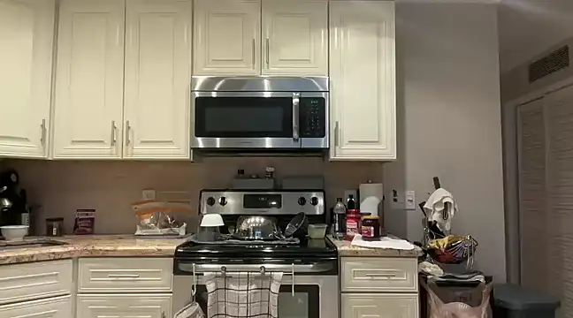 Snapshot of BigGuyMuscle chatting on 03/02/25, 04:53 BigGuyMuscle online show from 03/02/25, 04:53