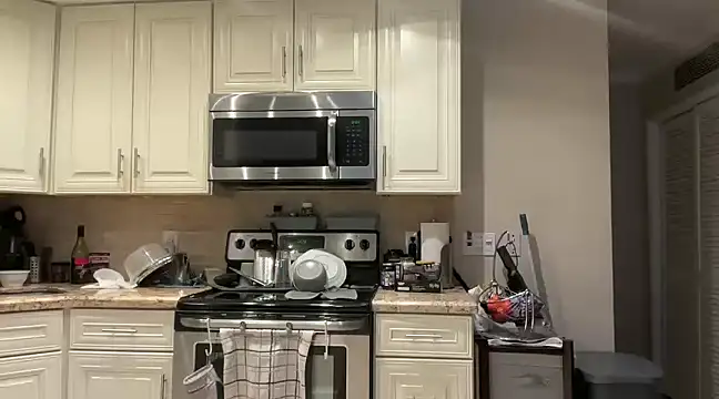 Snapshot of BigGuyMuscle chatting on 03/03/25, 05:29 BigGuyMuscle online show from 03/03/25, 05:29