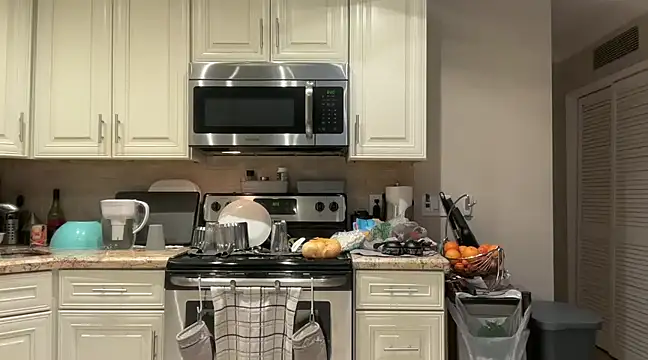 Snapshot of BigGuyMuscle chatting on 03/04/25, 08:27 BigGuyMuscle online show from 03/04/25, 08:27