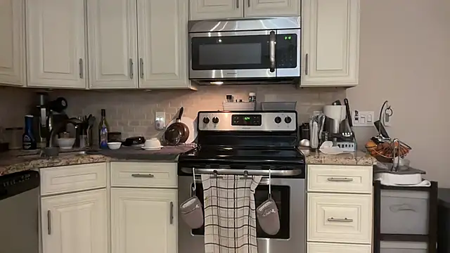 Snapshot of BigGuyMuscle chatting on 03/06/25, 10:26 BigGuyMuscle online show from 03/06/25, 10:26