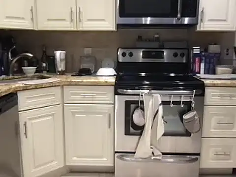 Snapshot of BigGuyMuscle chatting on 03/14/25, 10:38 BigGuyMuscle online show from 03/14/25, 10:38