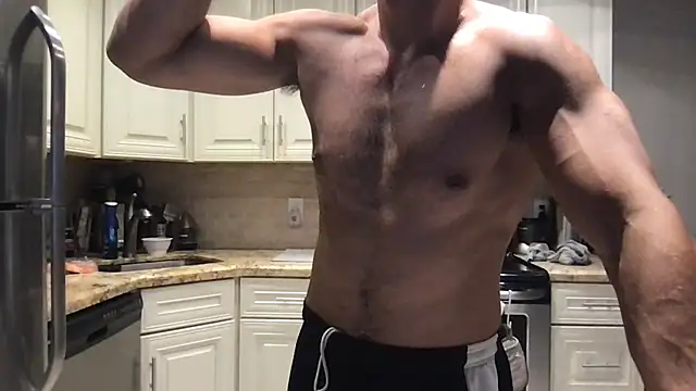 Snapshot of BigGuyMuscle chatting on 03/19/25, 09:16 BigGuyMuscle online show from 03/19/25, 09:16