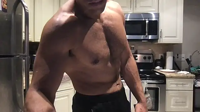 Snapshot of BigGuyMuscle chatting on 03/21/25, 10:17 BigGuyMuscle online show from 03/21/25, 10:17