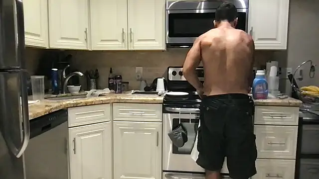 Snapshot of BigGuyMuscle chatting on 09/08/25, 08:19 BigGuyMuscle online show from 09/08/25, 08:19