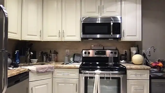 Snapshot of BigGuyMuscle chatting on 09/12/25, 09:26 BigGuyMuscle online show from 09/12/25, 09:26