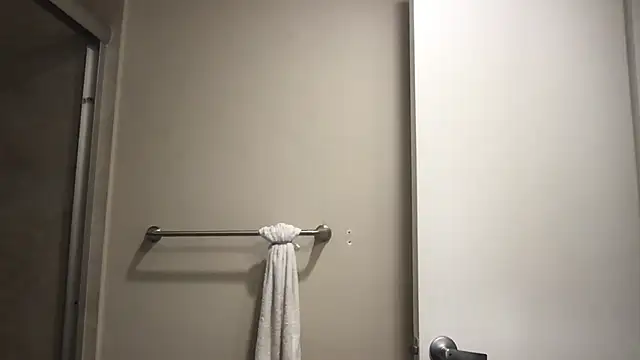 Snapshot of BigGuyMuscle chatting on 09/19/25, 12:34 BigGuyMuscle online show from 09/19/25, 12:34