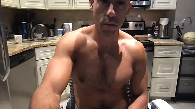 Snapshot of BigGuyMuscle chatting on 09/20/25, 02:51 BigGuyMuscle online show from 09/20/25, 02:51