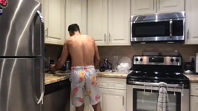 Snapshot of BigGuyMuscle chatting on 09/26/25, 01:26 BigGuyMuscle online show from 09/26/25, 01:26