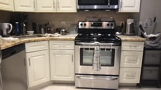 Snapshot of BigGuyMuscle chatting on 09/30/25, 05:07 BigGuyMuscle online show from 09/30/25, 05:07