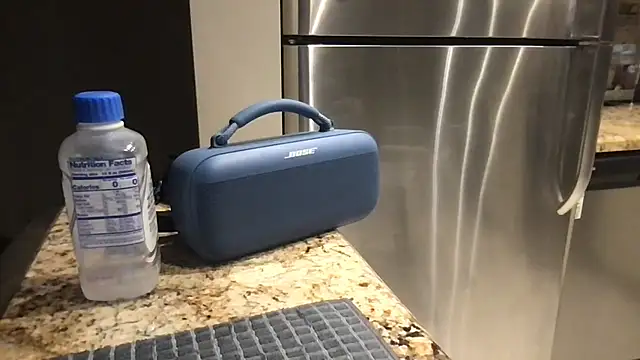 Snapshot of BigGuyMuscle chatting on 10/02/25, 05:25 BigGuyMuscle online show from 10/02/25, 05:25