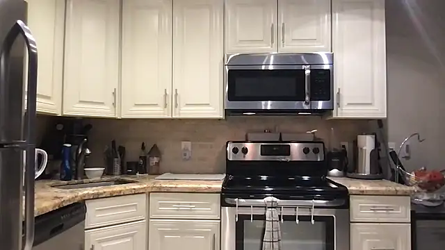 Snapshot of BigGuyMuscle chatting on 10/03/25, 08:28 BigGuyMuscle online show from 10/03/25, 08:28