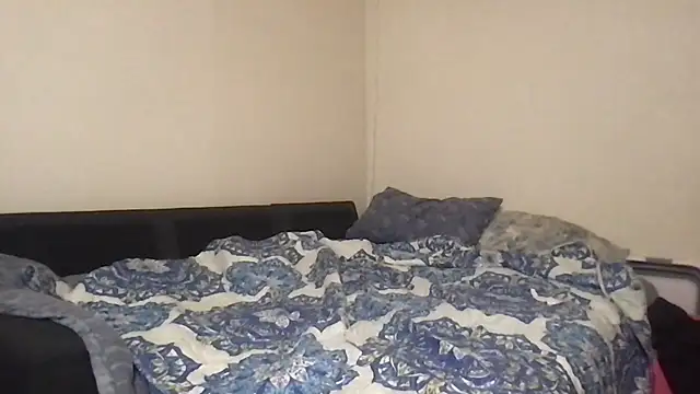 Snapshot of BigGuyMuscle chatting on 10/15/25, 03:12 BigGuyMuscle online show from 10/15/25, 03:12