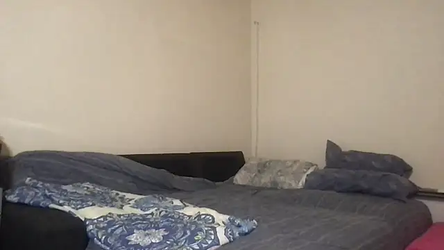 Snapshot of BigGuyMuscle chatting on 10/20/25, 05:57 BigGuyMuscle online show from 10/20/25, 05:57