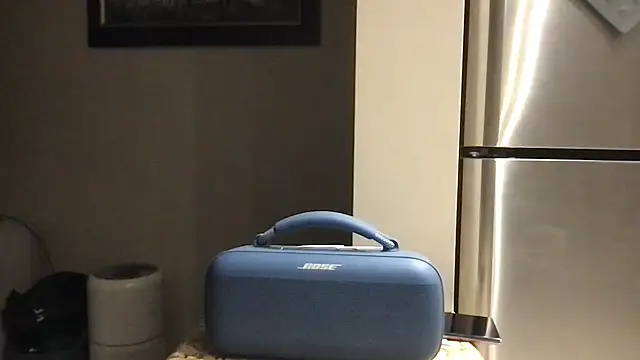 Snapshot of BigGuyMuscle chatting on 11/11/25, 03:28 BigGuyMuscle online show from 11/11/25, 03:28