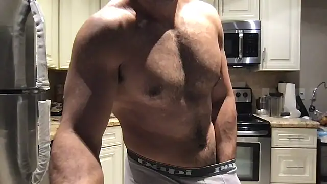 Snapshot of BigGuyMuscle chatting on 06/13/26, 11:57 BigGuyMuscle online show from 06/13/26, 11:57