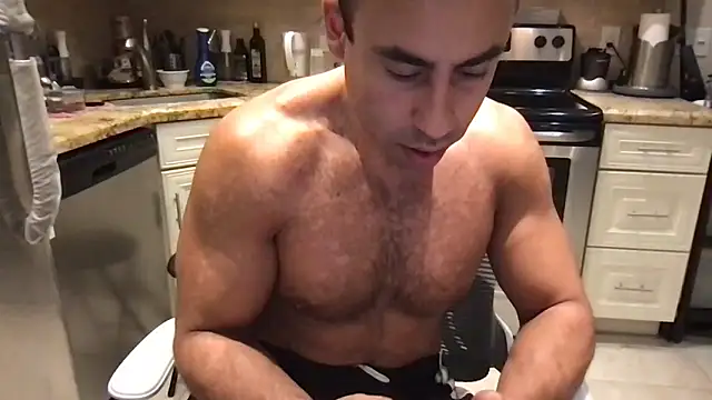 Snapshot of BigGuyMuscle chatting on 06/17/26, 10:28 BigGuyMuscle online show from 06/17/26, 10:28