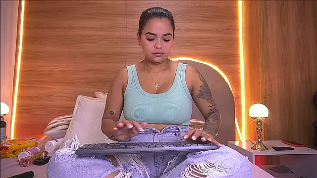 alexaa walker online show from 02/13/26, 12:01