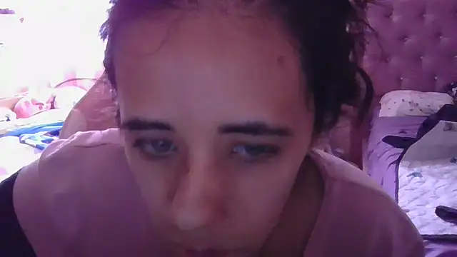 Snapshot of annarose19 chatting on 02/21/25, 04:16 annarose19 online show from 02/21/25, 04:16