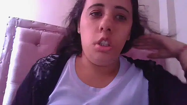 Snapshot of annarose19 chatting on 11/11/25, 07:47 annarose19 online show from 11/11/25, 07:47