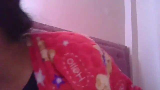 Snapshot of annarose19 chatting on 11/15/25, 06:04 annarose19 online show from 11/15/25, 06:04