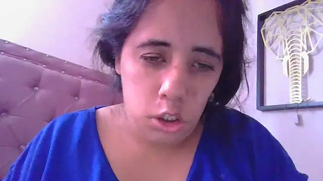 Snapshot of annarose19 chatting on 12/02/25, 07:31 annarose19 online show from 12/02/25, 07:31