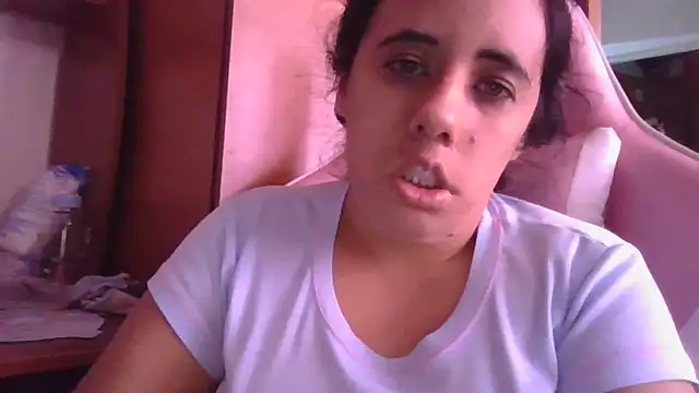 Snapshot of annarose19 chatting on 12/04/25, 07:55 annarose19 online show from 12/04/25, 07:55