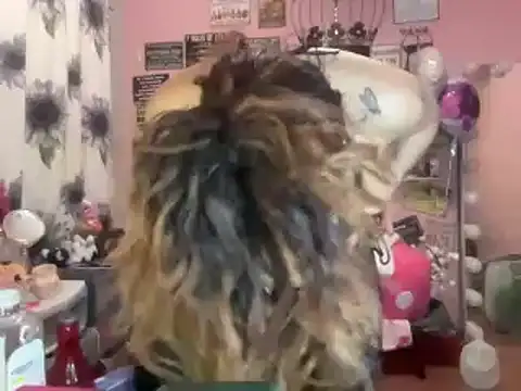 latinacubana online show from 01/04/25, 12:59