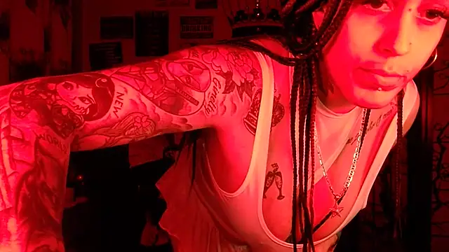 Snapshot of latinacubana chatting on 04/04/26, 07:06 latinacubana online show from 04/04/26, 07:06