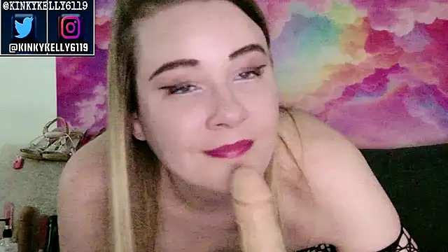 Snapshot of Kellylynn69 chatting on 03/13/26, 11:44 Kellylynn69 online show from 03/13/26, 11:44