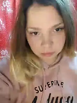 Snapshot of Zuli_Kiska chatting on 12/03/24, 08:28 Zuli Kiska online show from 12/03/24, 08:28