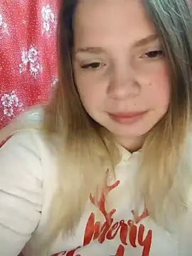 Snapshot of Zuli_Kiska chatting on 12/05/24, 08:33 Zuli Kiska online show from 12/05/24, 08:33