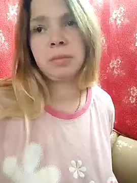 Snapshot of Zuli_Kiska chatting on 12/13/24, 12:06 Zuli Kiska online show from 12/13/24, 12:06