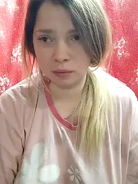 Snapshot of Zuli_Kiska chatting on 12/13/24, 08:47 Zuli Kiska online show from 12/13/24, 08:47