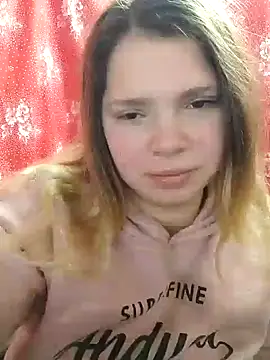 Snapshot of Zuli_Kiska chatting on 12/15/24, 11:55 Zuli Kiska online show from 12/15/24, 11:55